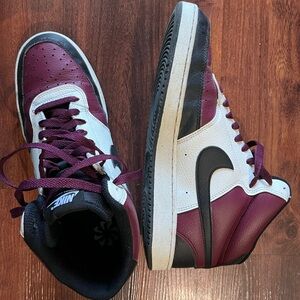 Nike
Court Vision Mid - Burgundy/Black/White sneakers size men 10,4 or euro 44,5